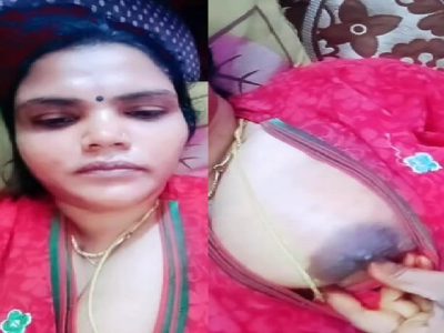 Cheating bhabhi shows boobs and pussy to secret lover